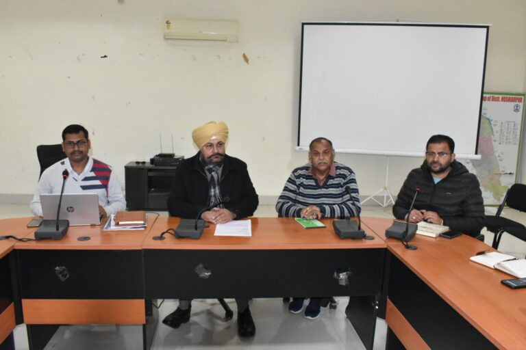 ਕੇਂਦਰੀ ਸਕੀਮਾਂ ਦਾ ਮੁਲਾਂਕਣ ਕਰਨ ਆਈ ਟੀਮ ਵਲੋਂ ਏ.ਡੀ.ਸੀ ਅਤੇ ਹੋਰਨਾਂ ਅਧਿਕਾਰੀਆਂ ਨਾਲ ਮੀਟਿੰਗ