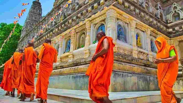 किस देवता की कितनी बार परिक्रमा करनी चाहिए, जानिए हिंदू धर्म में क्या है नियम