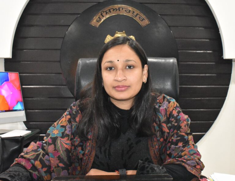 जिला मजिस्ट्रेट ने सी.बी.एस.ई की दसवीं व बारहवीं कक्षा की अनुपूरक परीक्षा संबंधी परीक्षा केंद्रों के 100 मीटर घेरे के अंदर धारा 144 लगाने के आदेश किए जारी