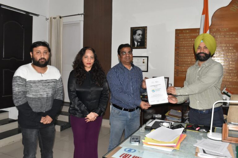 IN A FIRST: DC HANDS OVER EAT RIGHT STATION CERTIFICATE TO JALANDHAR RAILWAY STATION