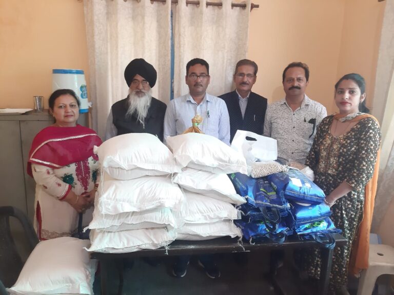 दि नार्थ जोन बैंक स्टाफ कोआप्रेटिव ने सांझी रसोई को मुहैया करवाई राशन सामग्री