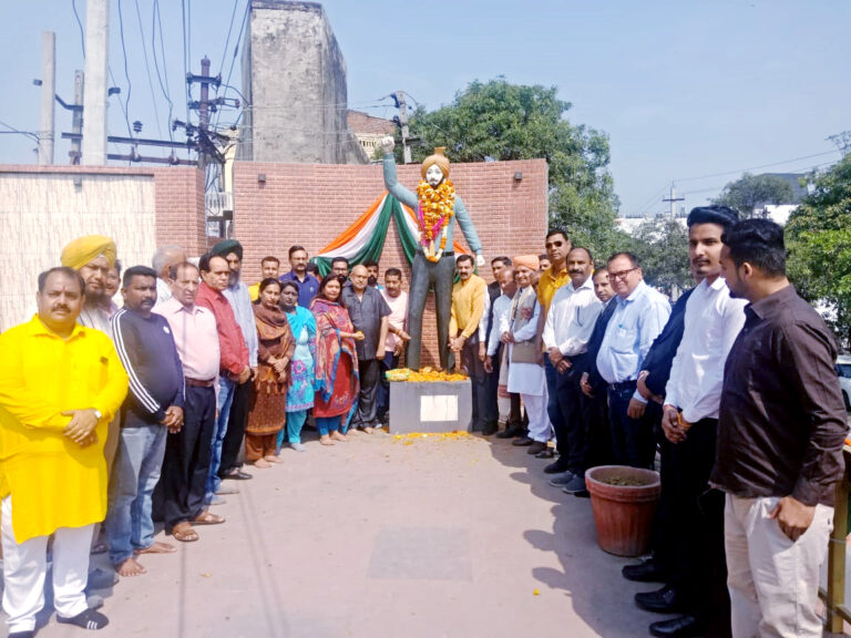 देश के शहीदों का सदैव ऋणी रहेगा भारत-खन्ना