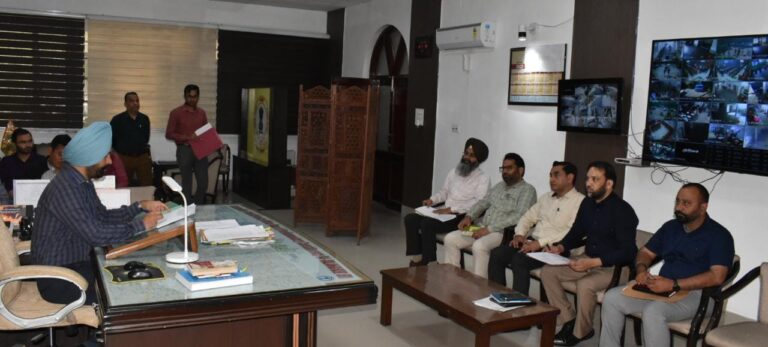 अधिकारियों को फसलों की उचित ढंग से खरीद सुनिश्चित करने के दिए निर्देश