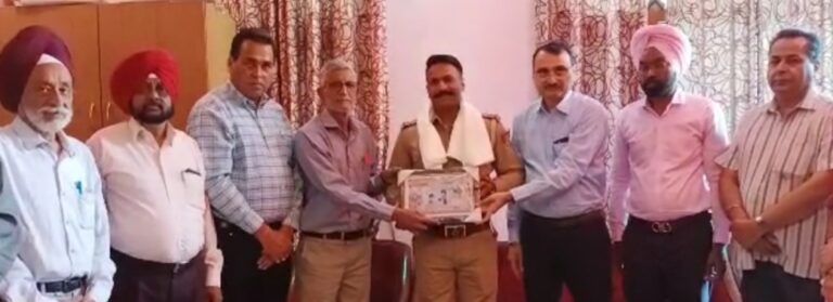 सर्व नौजवान सभा ने प्रशिक्षण ले रही महिलाओं को आत्मरक्षा हेतु किया प्रेरित