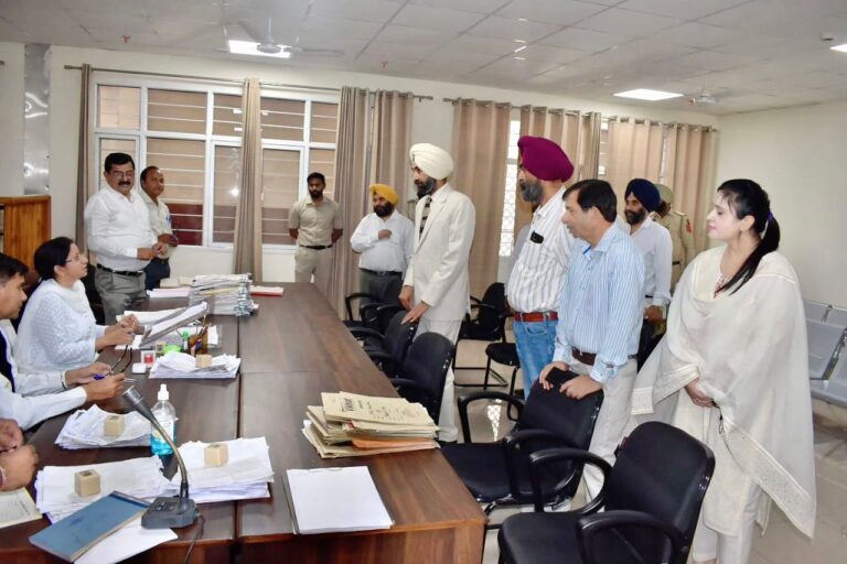 वर्ष की दूसरी राष्ट्रीय लोक अदालत में हुआ 6375 केसों का मौके पर निपटारा<br src=