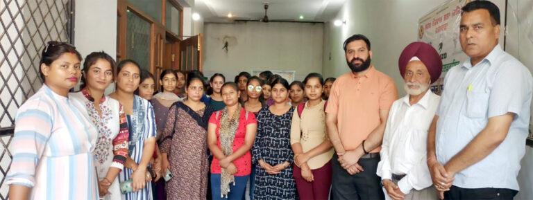 डा. वरुण जोशी ने किया वोकेशनल सेंटर की निर्माणाधीन ईमारत का निरीक्षण