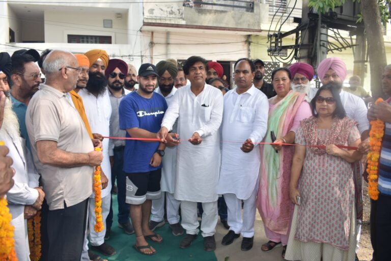 कैबिनेट मंत्री जिंपा ने वार्ड नंबर 26 में नए ट्यूबवेल का किया लोकार्पण