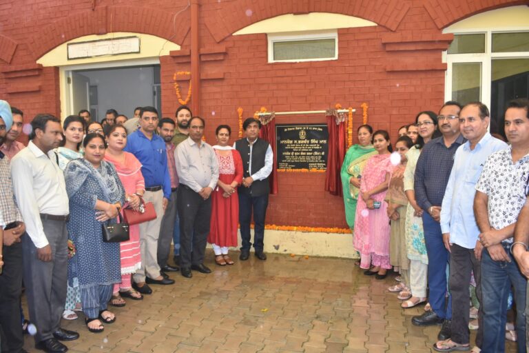 कैबिनेट मंत्री जिंपा ने नवीनीकरण किए गए सरकारी कालेज के ई-ब्लाक का किया उद्घाटन