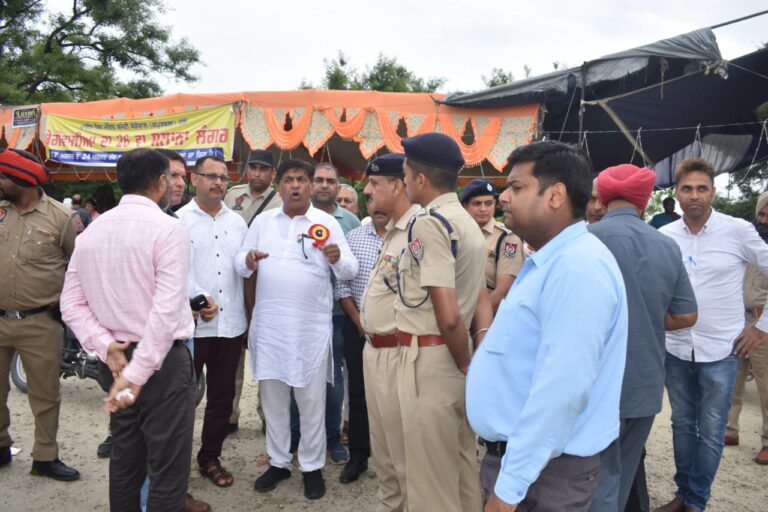 कैबिनेट मंत्री जिंपा ने अधिकारियों के साथ बैठक कर माता चिंतपूर्णी मेले संबंधी व्यवस्थाओं का लिया जायजा