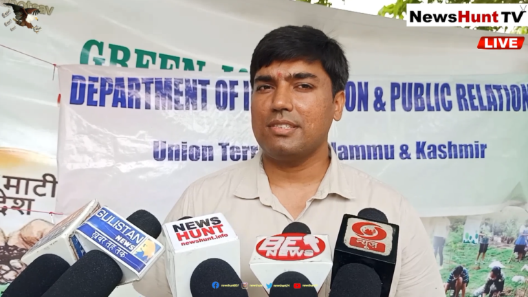 Jammu Live: सूचना एवं जनसंपर्क विभाग जम्मू में मेरी माटी मेरा देश अभियान के तहत वृक्षारोपण अभियान