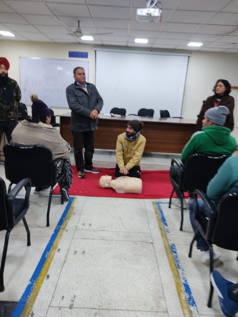  रेड क्रॉस सोसाइटी ने वर्धमान के कर्मियों को प्राथमिक चिकित्सा का प्रशिक्षण दिया