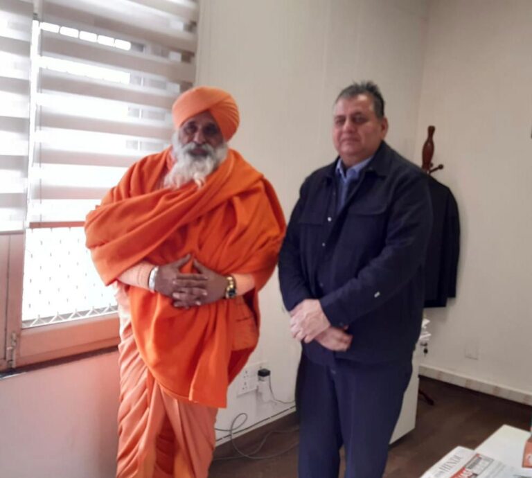 राज्यसभा सदस्य संत बलबीर सिंह सीचेवाल ने क्षेत्रीय पासपोर्ट अधिकारी से मुलाकात की