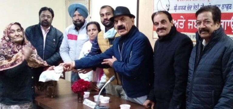 ब्लड बैंक गुरु हरगोबिंद नगर में लगाया दांतों एवं जबड़ों का 420वां कैंप