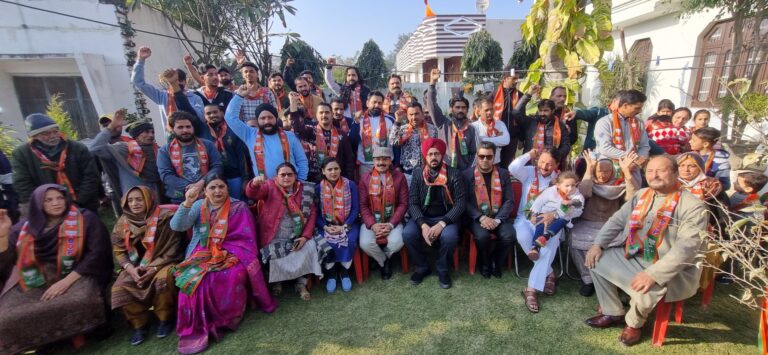 आम आदमी पार्टी की वरिष्ठ कार्यकर्ता निशा राणा युवा मोर्चा के साथ भाजपा में शामिल हुईं