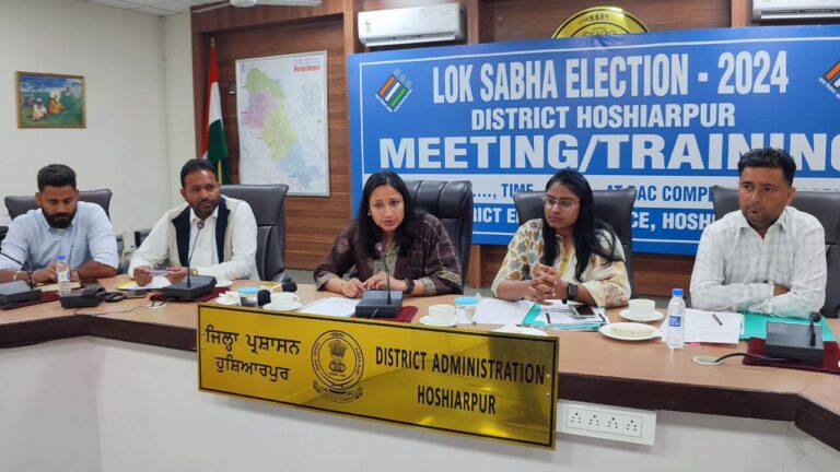 मैरिज पैलेस/रिसोर्ट में होने वाले राजनीतिक समागमों व बैठकों की अग्रिम सूचना देनी बनाई जाए यकीनी: कोमल मित्तल