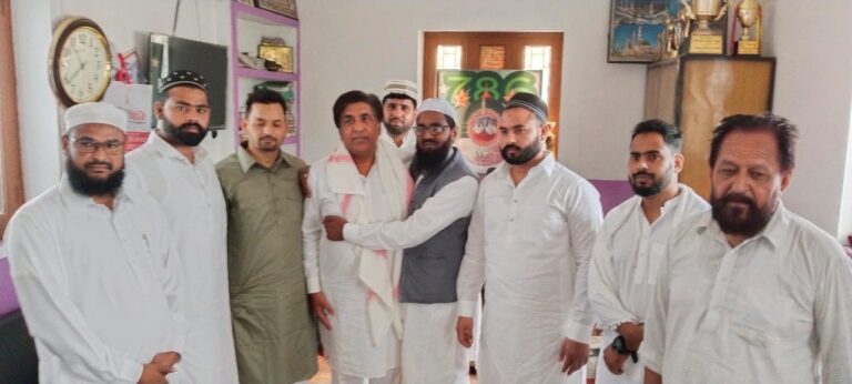 कैबिनेट मंत्री जिंपा ने गांव बजवाड़ा व मोहल्ला कमालपुर की जामा मस्जिद में पहुंचकर दी ईद-उल-फितर की मुबारकबाद