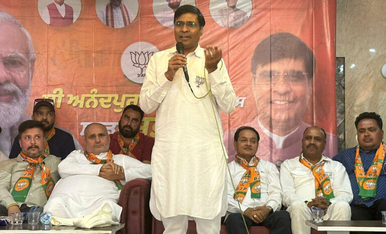 शराब के शौक़ीन मान की पंजाब में नशे खत्म करने की कभी नियत नहीं थी : डॉ. सुभाष शर्माबोले,मान और केजरीवाल भी कांग्रेस और अकालियों की तरह धोखेबाज़ निकलेकहा,पंजाब में नशों का खात्मा केवल भाजपा ही कर सकती है