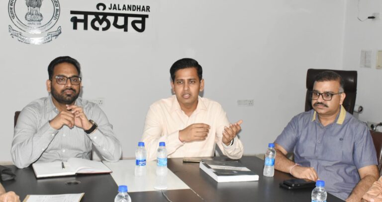 बूथ अनुसार बाँट के लिए वोटिंग मशीनों की दूसरी रैंडमाईज़ेशन हुई