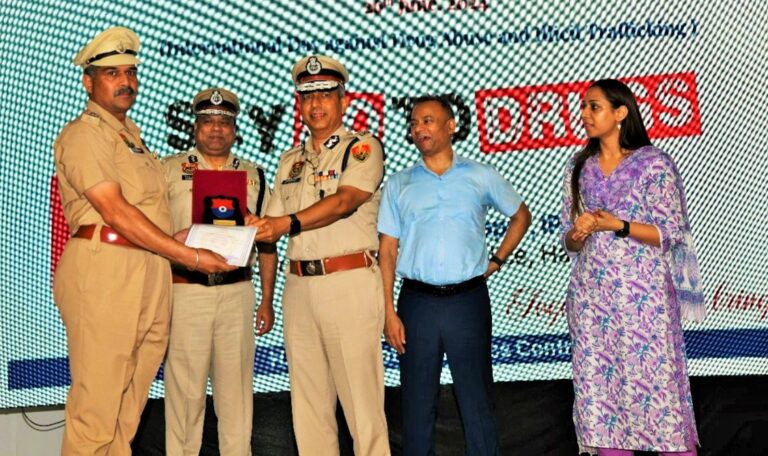 नशा मुक्त अभियान में उत्कृष्ट सेवाओं के लिए डॉ. अशोक कुमार वर्मा राज्य स्तर पर हुए सम्मानित