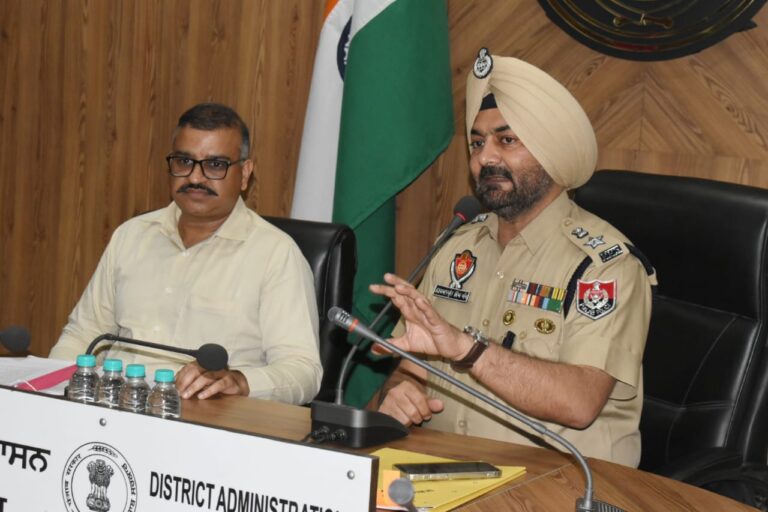 नशे ख़िलाफ़ निर्णायक जंग शुरू की जाए- एस.एस.पी. हरकमलप्रीत सिंह खखएस.एस.पी. और ए.डी.सी. ने ज़िला स्तरीय नशाखोरी और नशीले पदार्थों के व्यापार की रोकथाम मीटिंग में लिया जायज़ा