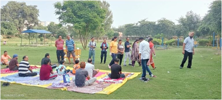 स्वच्छता ही सेवा अभियान के तहत नगर निगम आयुक्त चारू मीता के नेतृत्व में शहीदी पार्क में साफ-सफाई की गयी.