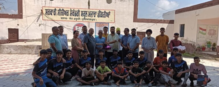 मज़ारा डींगरीआं स्थित फुटबाल अकादमी के बच्चे अंतरराष्ट्रीय स्तर पर दिखा रहे खेल प्रतिभा : खन्ना