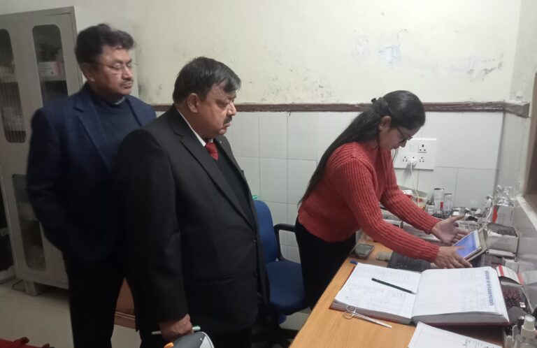 सिविल सर्जन डॉ. पवन कुमार शगोत्रा ​​ने विभिन्न स्वास्थ्य कल्याण केंद्रों और आम आदमी क्लीनिकों का किया दौरा