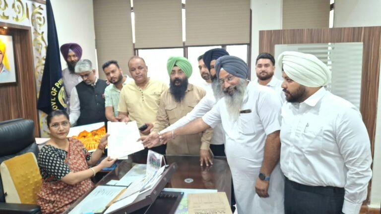 चुनी हुई पंचायत को ‘आप’ में शामिल करवाने के लिए सरकारी तंत्र का दुरुपयोग कर रही है सरकार : अकाली आगू